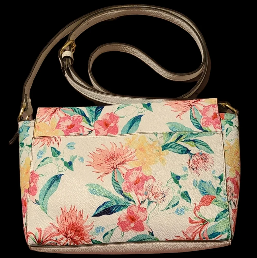 Liz Claiborne Crossbody - Picture 4 of 16